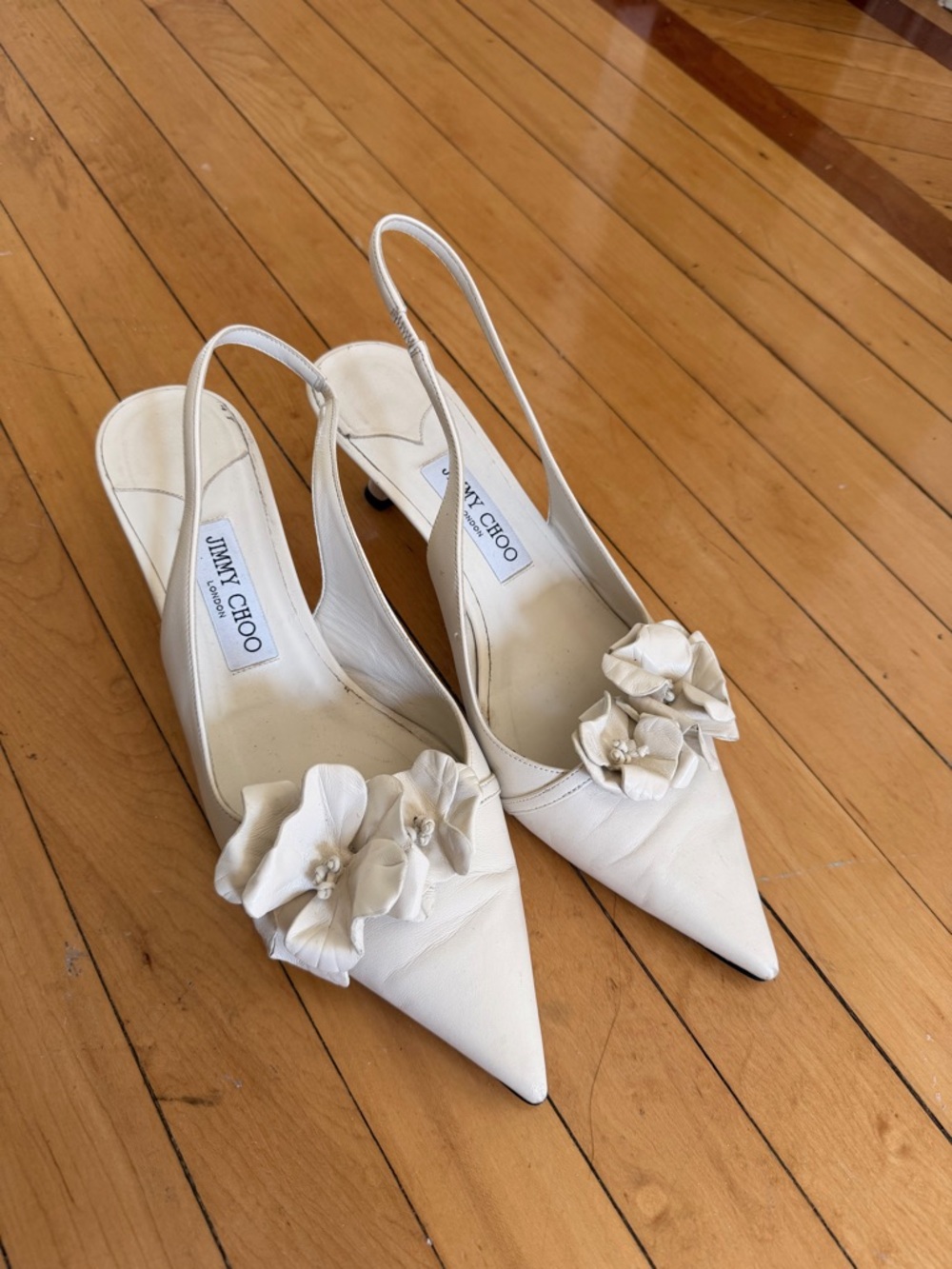 Jimmy Choo Amita 45 size 41 US 10 Ivory Slingback with Floral Applique - Picture 4 of 10
